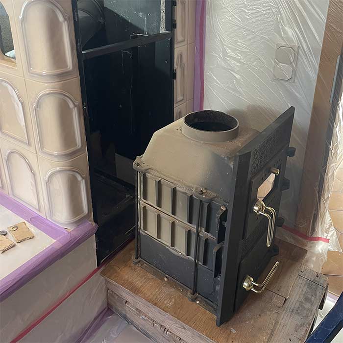 alter-Heizeinsatz-ausgebaut Alter Heizeinsatz ist ausgebaut