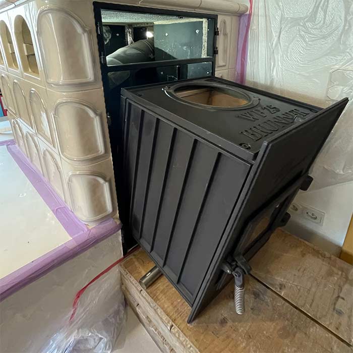 neuen-Heizeinsatz-einbauen Neuer Heizeinsatz wird eingebaut